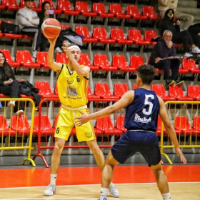 Pallacanestro Castel San Pietro 2010  -  Grifo Basket Imola: 86-61 (31-13; 43-34; 70-42)