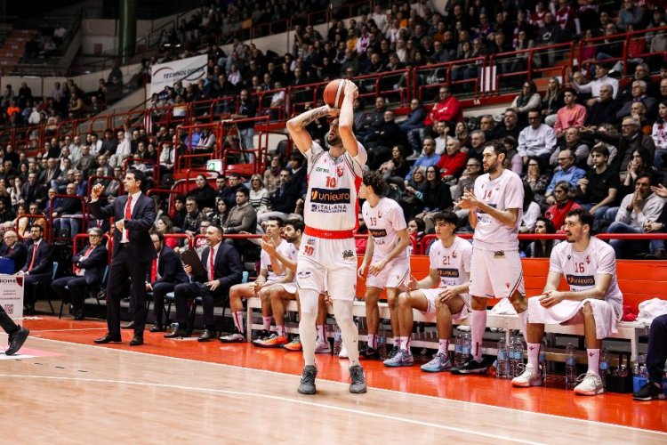 Unieuro Forl - Rivierabanca Basket Rimini 78 - 73 (16-28; 22-11; 18-19;22-15)