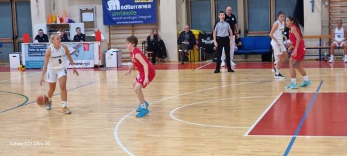 Basket 2000  MooneyGo Senigallia  vs  Azzurra  Orvieto 61 - 48