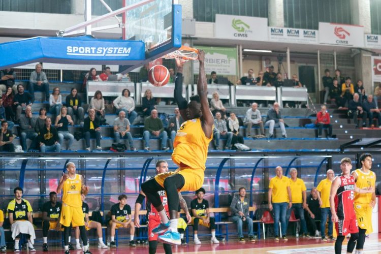 Centello giallonero! Al Ruggi la Neupharma Virtus Imola stende  103-82 Piacenza
