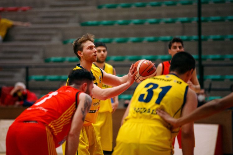 Pallacanestro Budrio &#8211; Pallacanestro C.S.P.T. 2010 75-64 (18-5, 39-21, 55-40, 75-64)