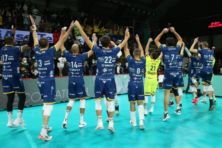 La Leo Shoes PerkinElmer Modena espugna 3-2 il PalaBarton di Perugia