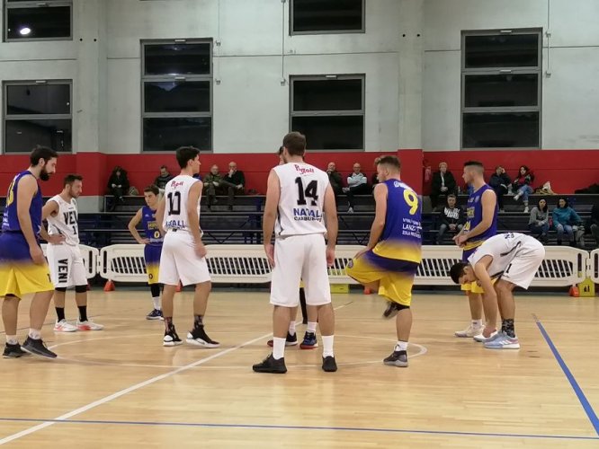 Veni Basket Pizzoli  vs Basket Voltone Bologna 44 - 55