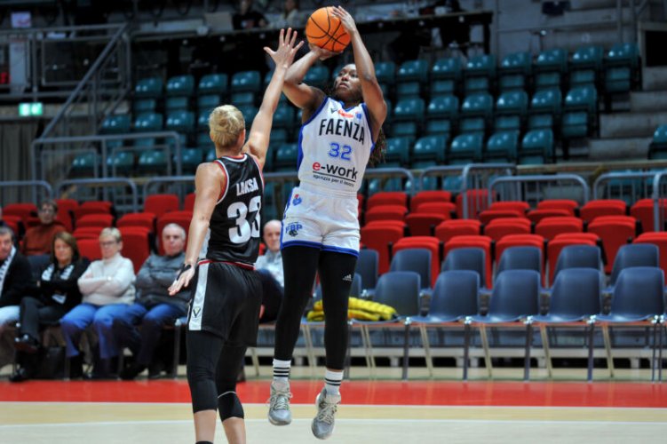 Virtus Segafredo Bologna - Faenza Basket Project E-Work  67 - 54