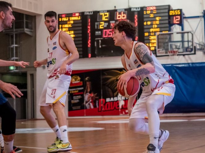OraS� Ravenna - Foppiani Fulgor Fidenza 87 - 78   (23-24; 42-45; 68-59; 87-78)