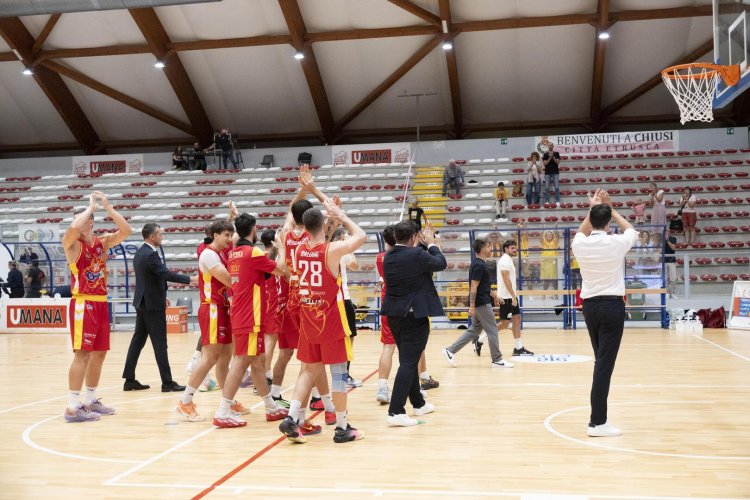 Umana San Giobbe Chiusi  - OraS� Basket Ravenna 65 - 78