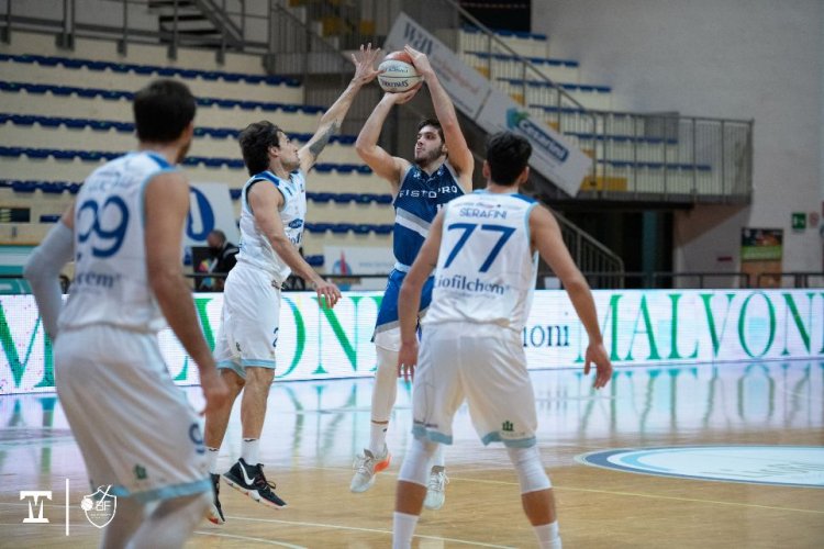 La Janus Basket Fabriano esce sconfitta contro una tosta Roseto