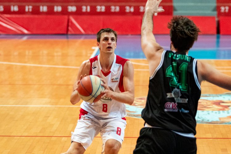 Santiago Bruno introduce la Bakery al Big Match contro Tramec Cento .