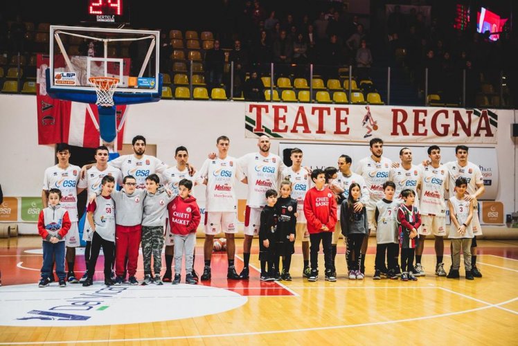 Janus Basket Fabriano   - Torniamo a casa : arriva Chieti al  PalaGuerrieri .