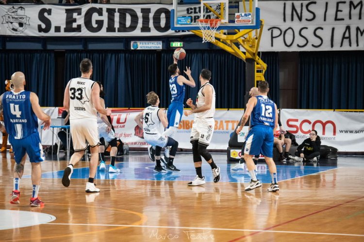 Tigers Amadori Cesena  vs Janus Basket Fabriano  77 - 76