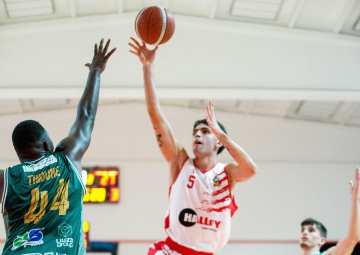 Halley Matelica-White Wise Monopoli 82-67