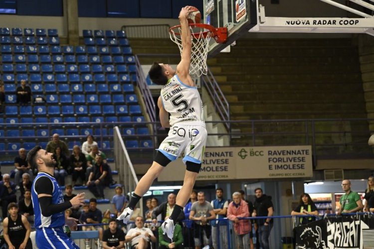 Raggisolaris Blacks Faenza 71    Liofilchem Roseto 89