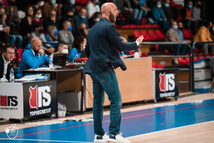 Janus Basket Fabriano  - Esonerato Coach Pansa