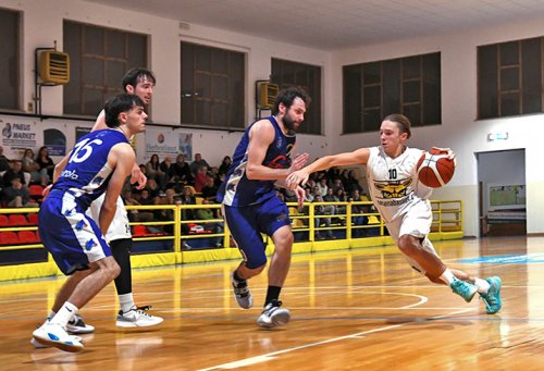 Cesena Basket 2005 &#8211; Raggisolaris Acadmy  Faenza 75-69 (11-13, 30-30, 56-45)