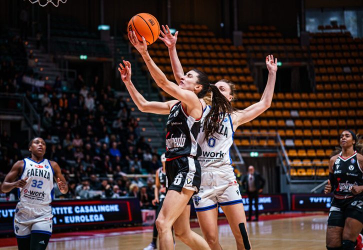 Virtus Segafredo Bologna vs E-Work Faenza: 67 � 54