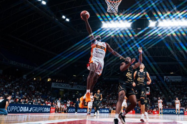 CMT Orange Tools Pesaro  – Ferraroni Juvi Cremona  1952 87-84 (24-23; 45-41; 60-67)