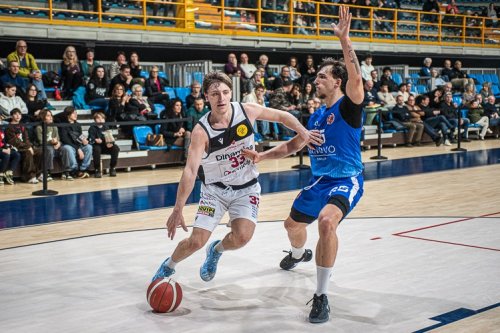 ReBasket Reggio Emilia 62   Dinamo  Gorizia 69