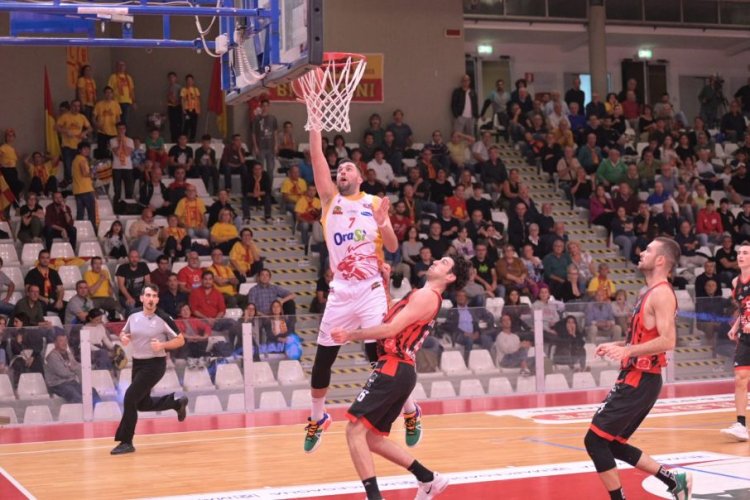 OraS� Ravenna - Gemini Mestre 70-61 (12-17, 20-15, 16-13, 22-16)