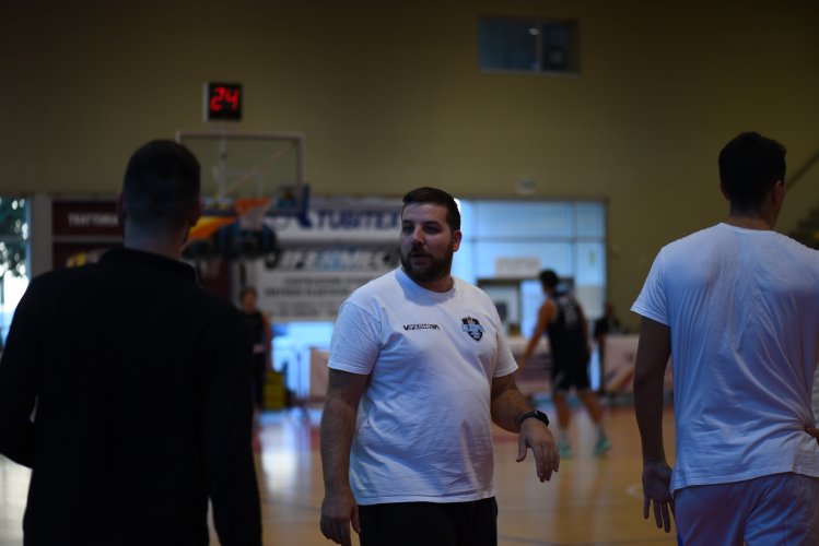 Olimpia Basket Castel San Pietro -  Il  vice coach Andrea Albertazzi non far pi parte dello staff tecnico
