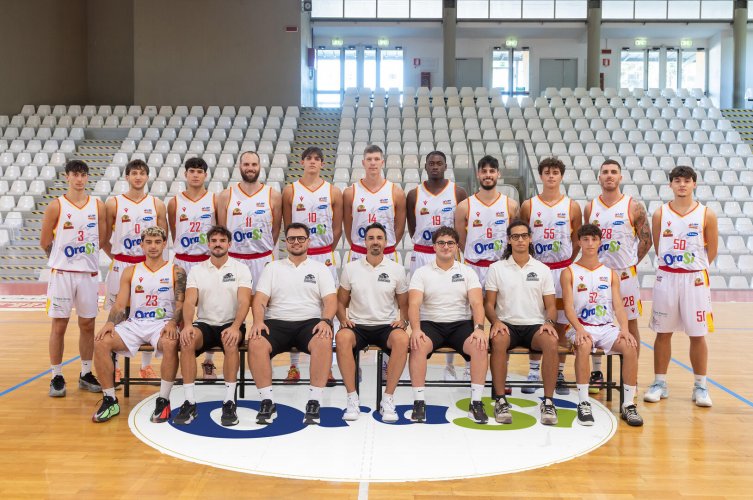 L'OraS� Basket Ravenna si presenta alla citt�
