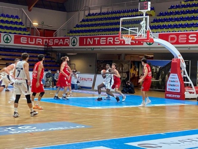 Basket, Serie B: La Pallacanestro Senigallia inizia con un ko il girone C1