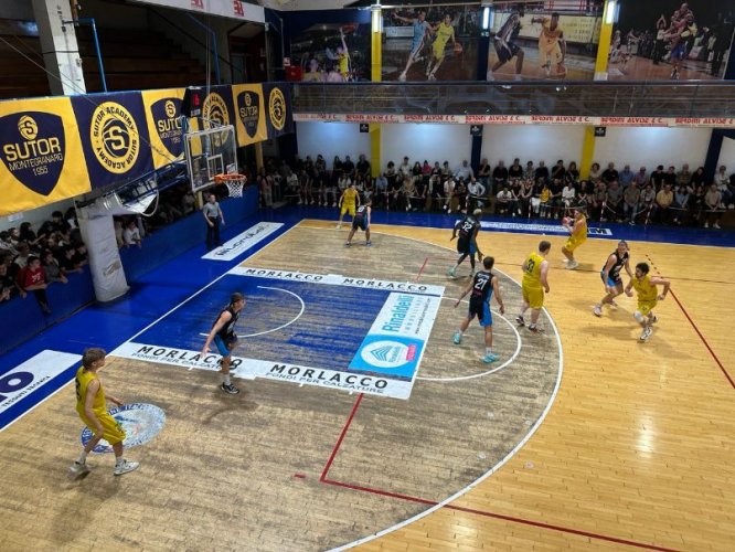 Sutor Basket Montegranaro - Basket Giovane Pesaro 76-77