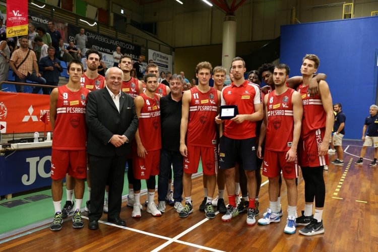 La Carpegna Prosciutto Basket Pesaro conquista il secondo posto al Torneo "Dukes" a Sansepolcro.