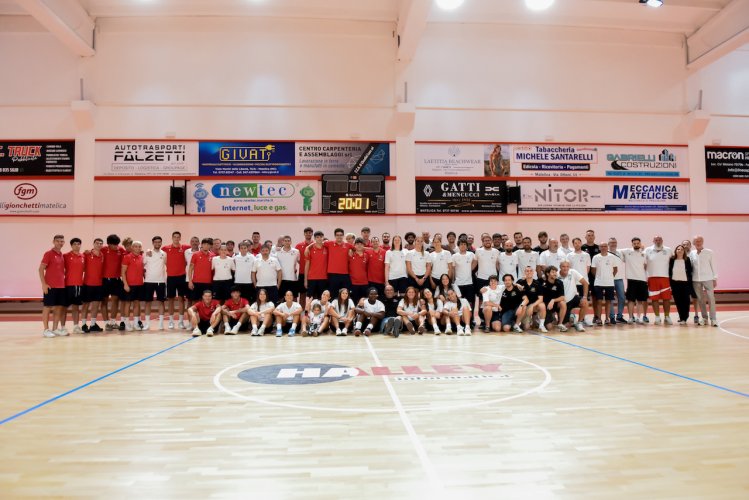 Basket serie A2 femminile: la Halley Thunder Matelica si � presentata ai tifosi insieme alle altre squadre senior cittadine