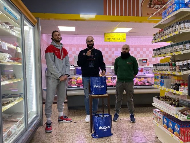 Vigor Basket Matelica  -  Alberto Provvidenza ospite del supermercato Madis