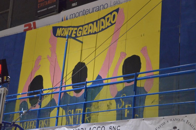Sutor Premiata Montegranaro :I tifosi scendono in campo - Il Plauso della Sutor