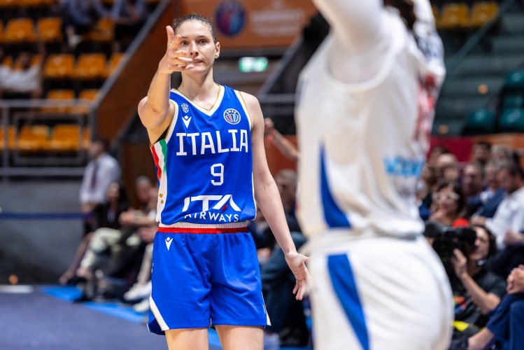 Women&#8217;s EuroBasket, Serbia-Italia 61-70 (Zandalasini 20).