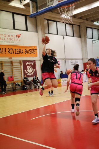 Ren Auto Rimini Happy Basket-Vis Rosa Ferrara 85-30 (28-13, 45-19, 65-24)