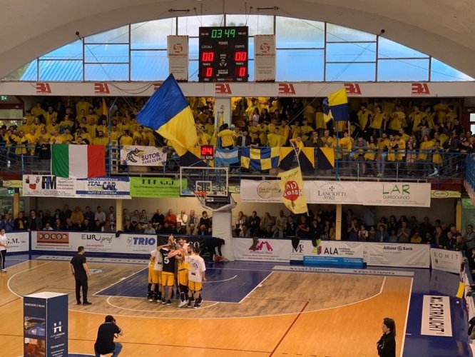 Sutor Premiata Montegranaro    vs  Giulianova Basket   73 - 77
