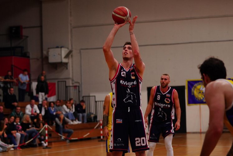 Fiorenzuola Bees – UCC Assigeco Piacenza 81-83 (21-27; 17-18; 22-20; 21-15)