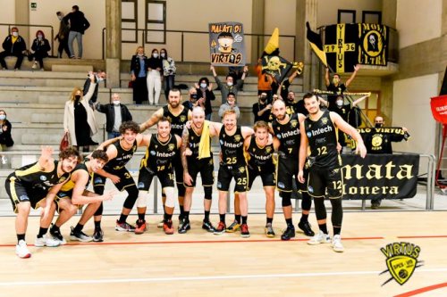 Pre - gara Intech Virtus Imola vs Olimpia Castello 2010