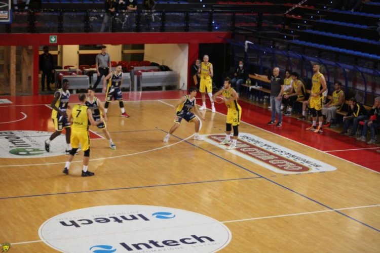 Pre - partita  Ferrara Basket 2018  vs Virtus Intech Imola