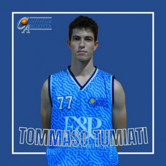 Cestistica Argenta  -  Tommaso Tumiati  vestir nuovamente biancoblu