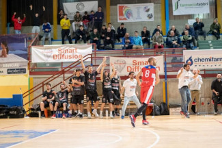 Baskérs Forlimpopoli – Selene Sant’Agata 76/70 (12/21 – 33/29 – 51/52).