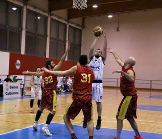 Basket serie D : Peperoncino Basket  vs  SPV Vignola 71 - 59 .