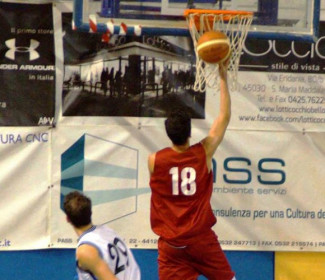 Bianconeriba Baricella - Navile Basket 63-52 (12-11; 34-25; 41-35).