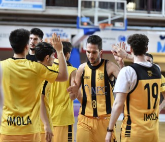 Virtus Imola-Bologna Basket 77-65 ( 21-11, 38-27, 59-45)