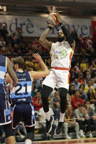 OraS  Basket Ravenna   vs   Kleb Basket Ferrara   72-67.