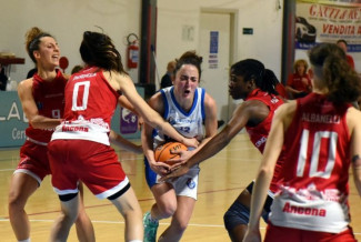 Halley Thunder Matelica - Basket Girls Ancona = 62-71