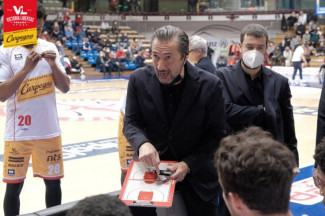 Coach Luca Banchi presenta Carpegna Prosciutto Basket Pesaro - Happy Casa Brindisi