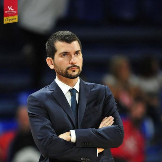 Coach Federico Perego presenta Happy Casa Brindisi - Carpegna Prosciutto Baket Pesaro.