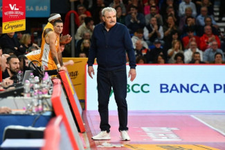 Coach Meo Sacchetti presenta Carpegna Prosciutto Basket Pesaro - Virtus Segafredo Bologna