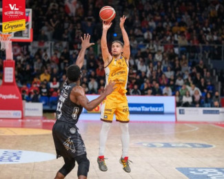 Carpegna Prosciutto Basket Pesaro  -  Infortunio per Scott Bamforth