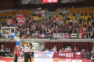 Bi. Emme Service Libertas Livorno   – Victoria Libertas Pesaro  84-75 (21-15; 39-29; 59-56)