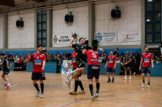 In un Plavallauri gremito la Pallamano Carpi  agguanta il derby di ritorno