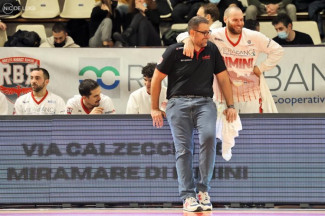 Sutor Montegranaro-RivieraBanca Basket Rimini, prepartita con Coach Mattia Ferrari e Bobby Mladenov